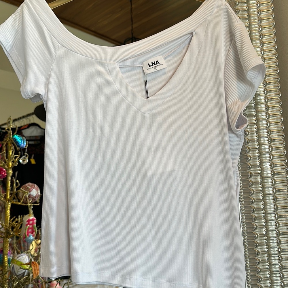 LNA Women's White V-Neck Ribbed Short Sleeve Top